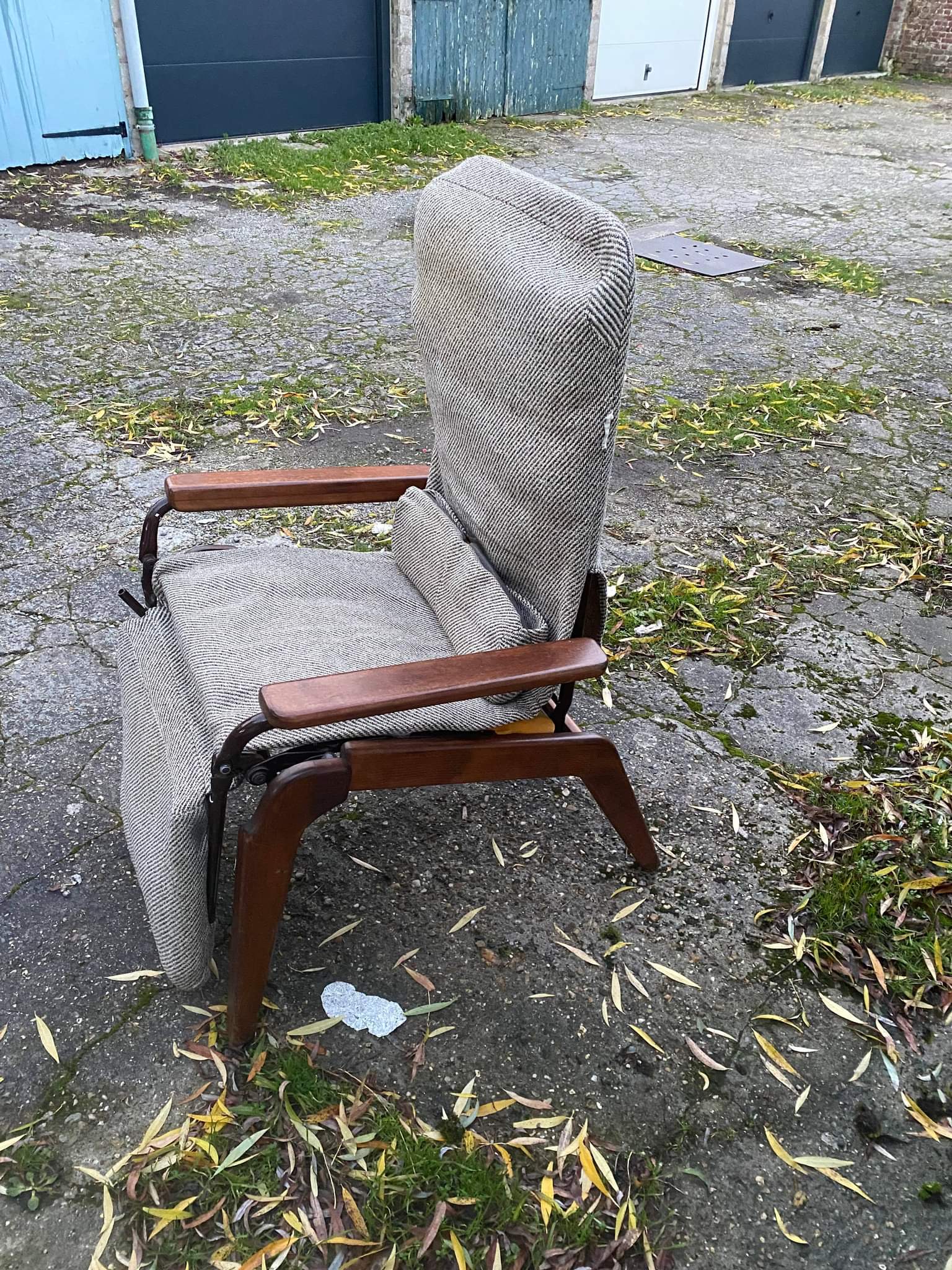 Scandinavian llama armchair foot vintage compass