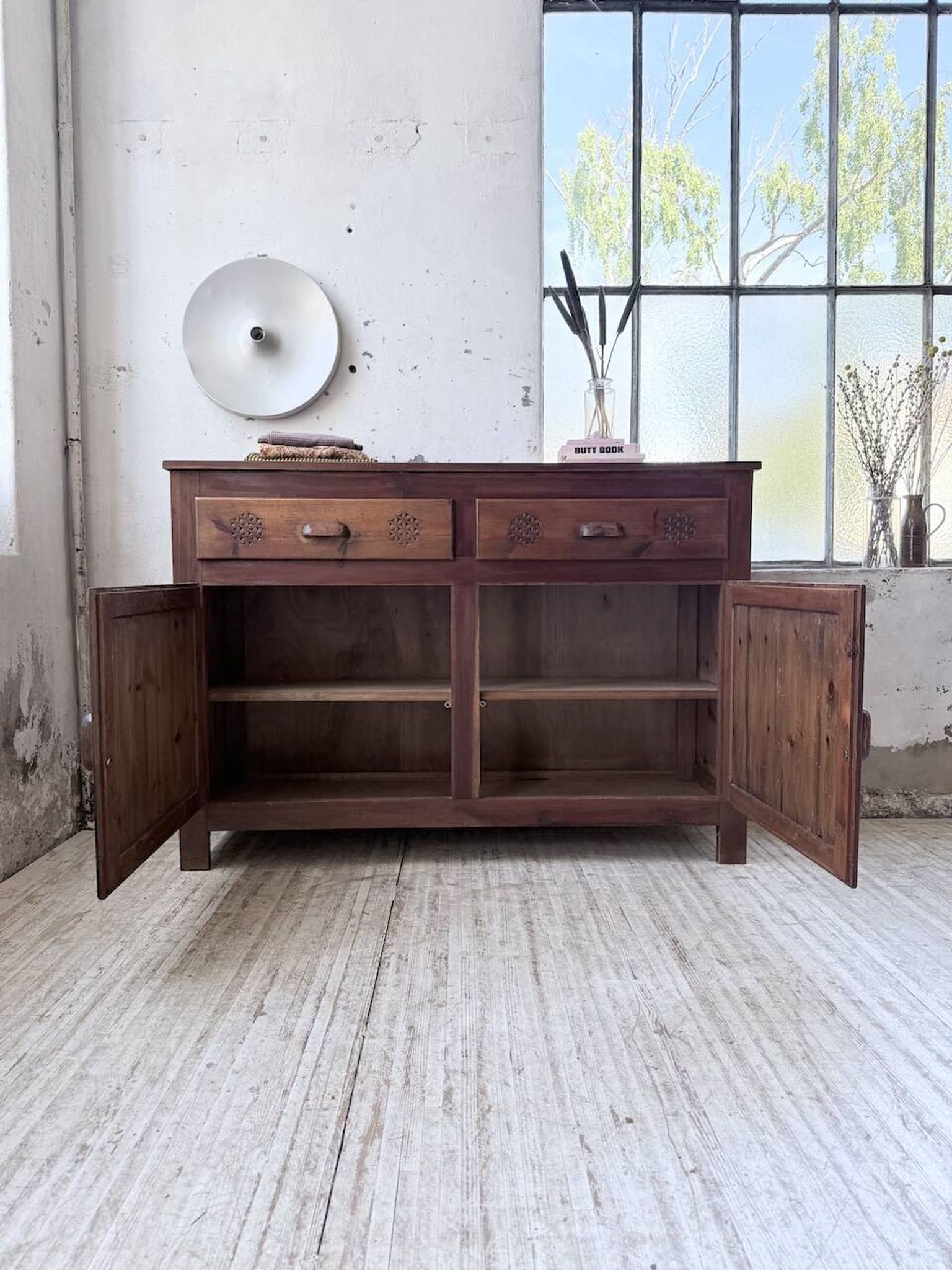 Meuble de rangement confiturier art populaire savoyard 1950