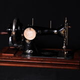 Hand crank sewing machine