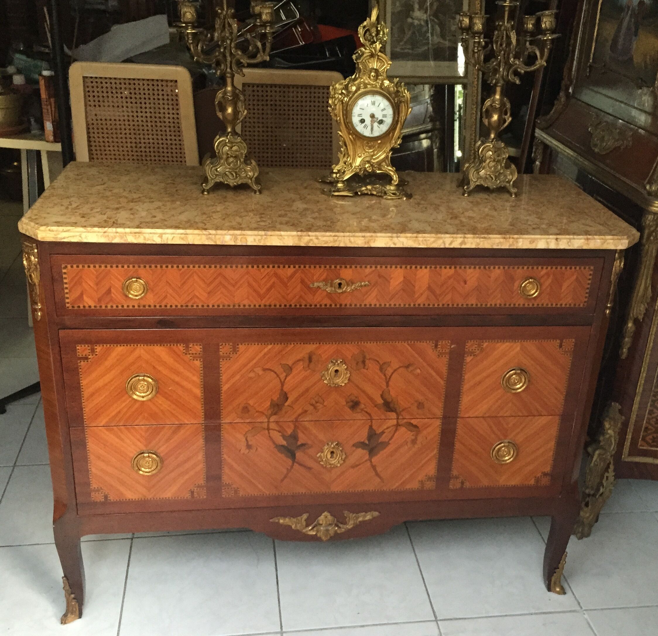 Dresser Louis XVI