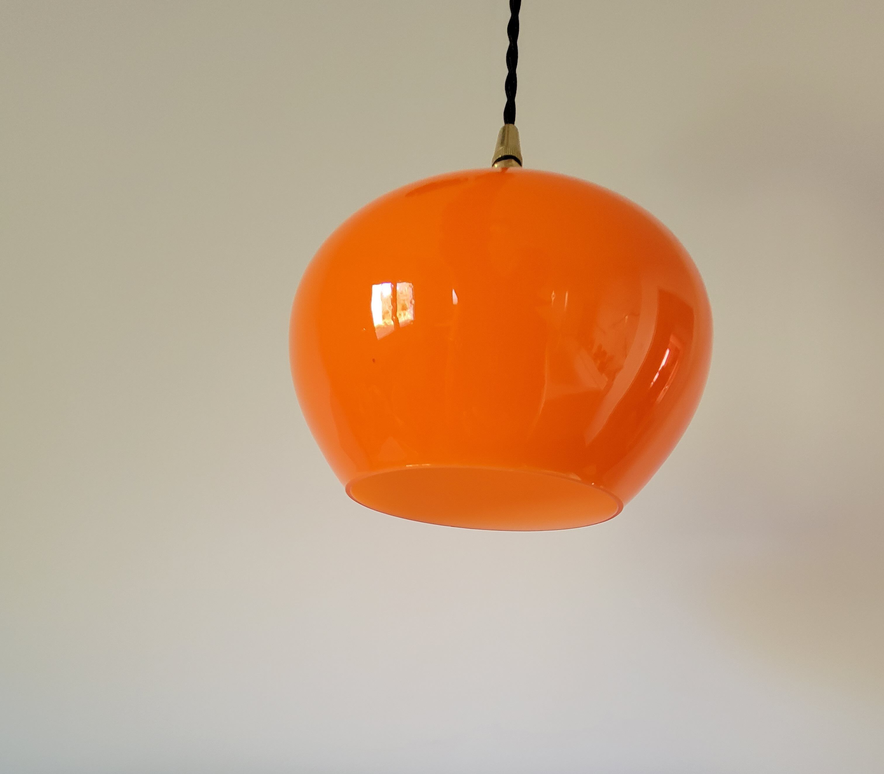 Orange opaline suspension