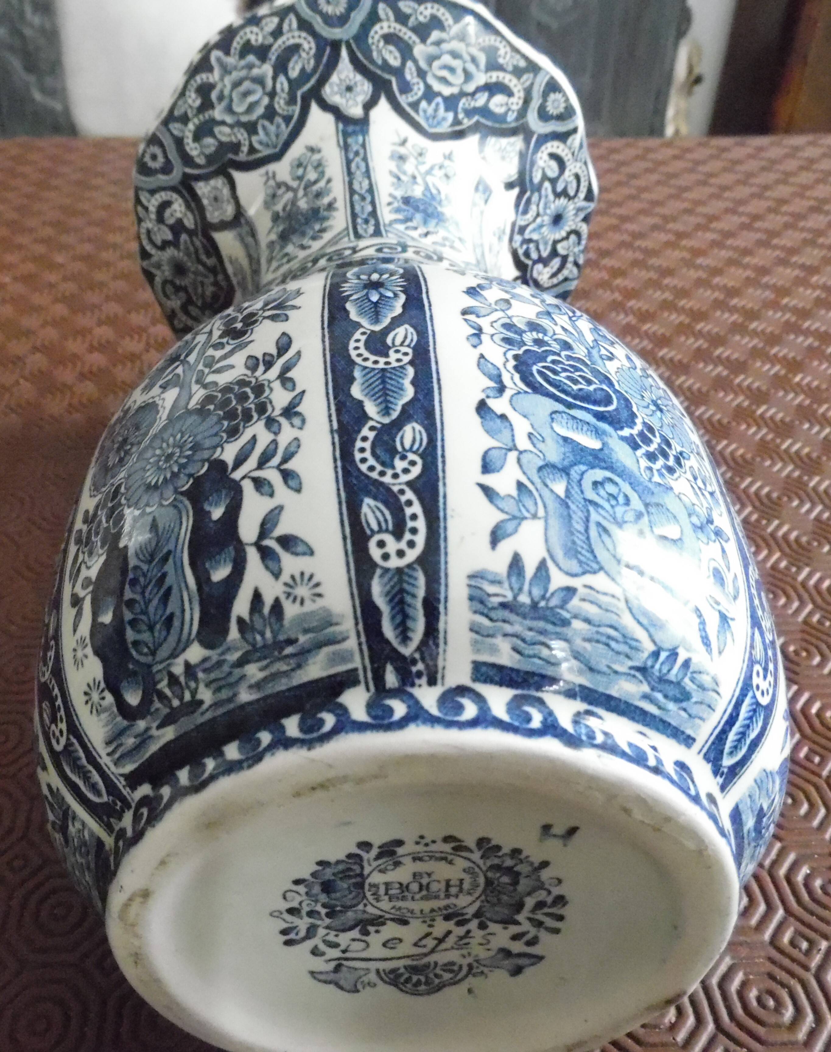 Delft vase