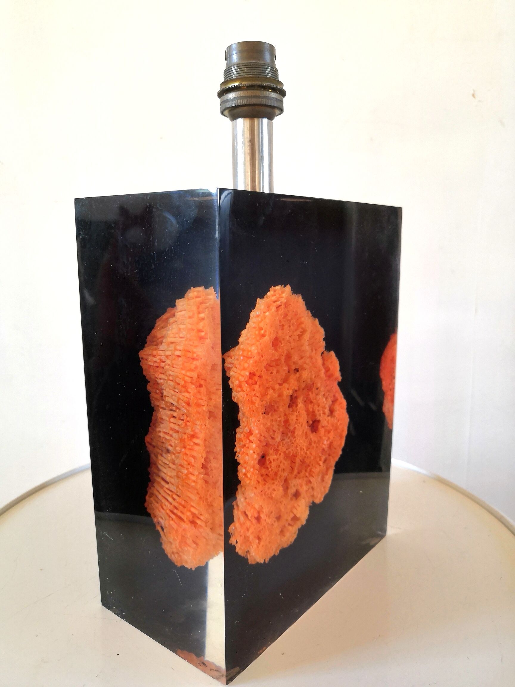 Resin lamp inclusion coral red design 70s