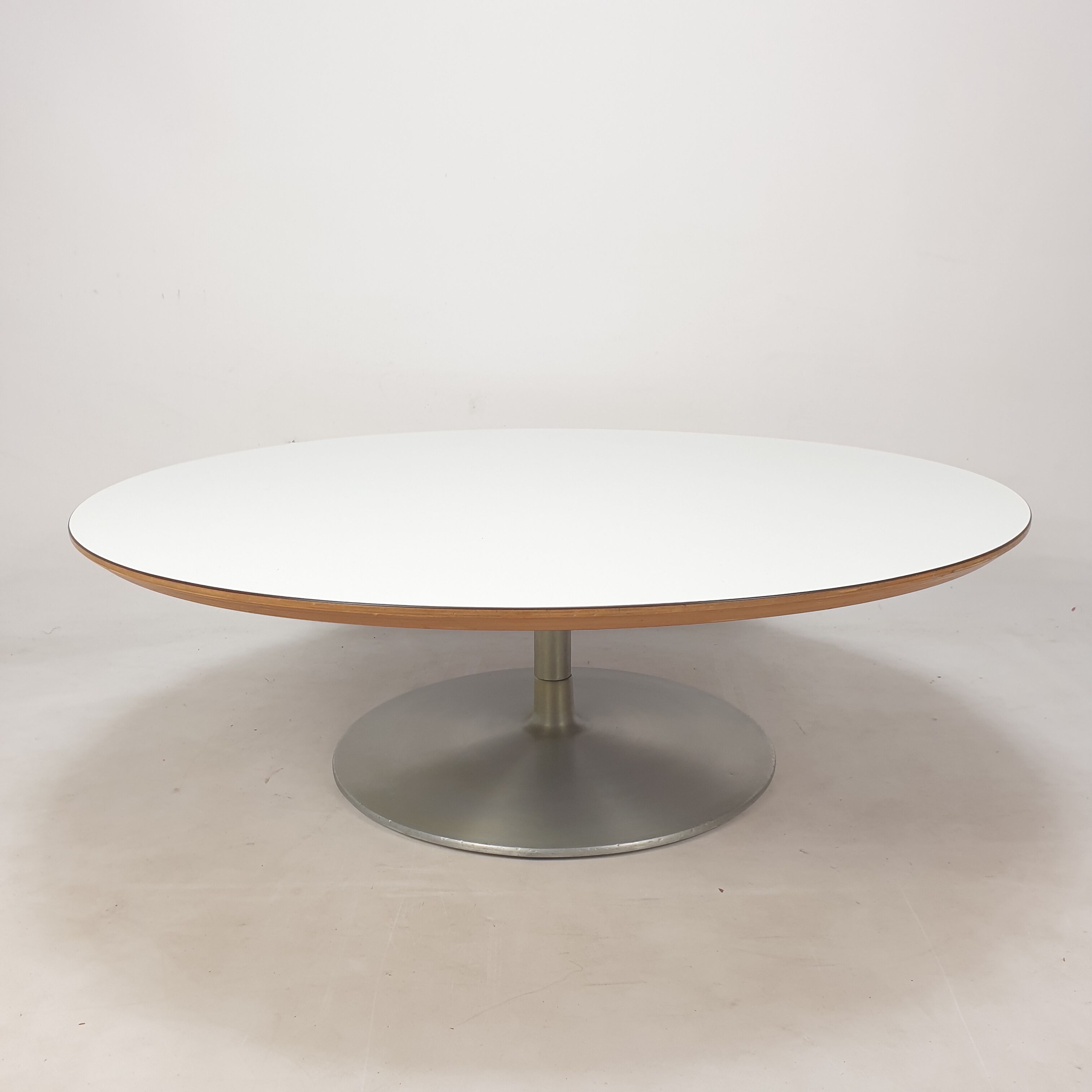 "Circle" Coffee Table by Pierre Paulin for Artifort, 1970's