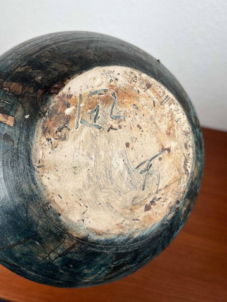 Brutalist mid-century studio pottery vase by Gerhard Liebenthron, 1975.