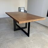 Blunt manufacture wood table