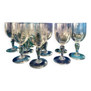 SUITE DE 10 verres A - liqueur