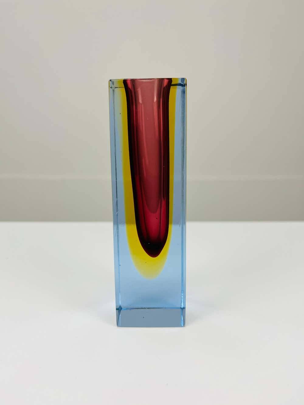 Sommerso vase in Murano glass, attributed to Flavio Poli.