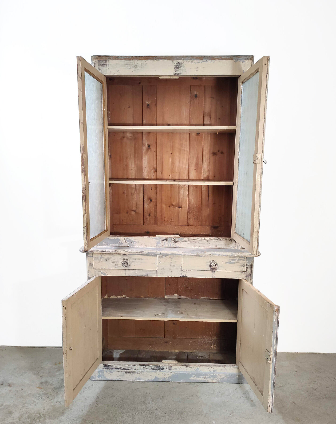 Buffet complet avec patine & vitres d'époque meuble de métier vintage