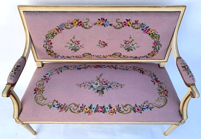 Canapé de style Louis XVI