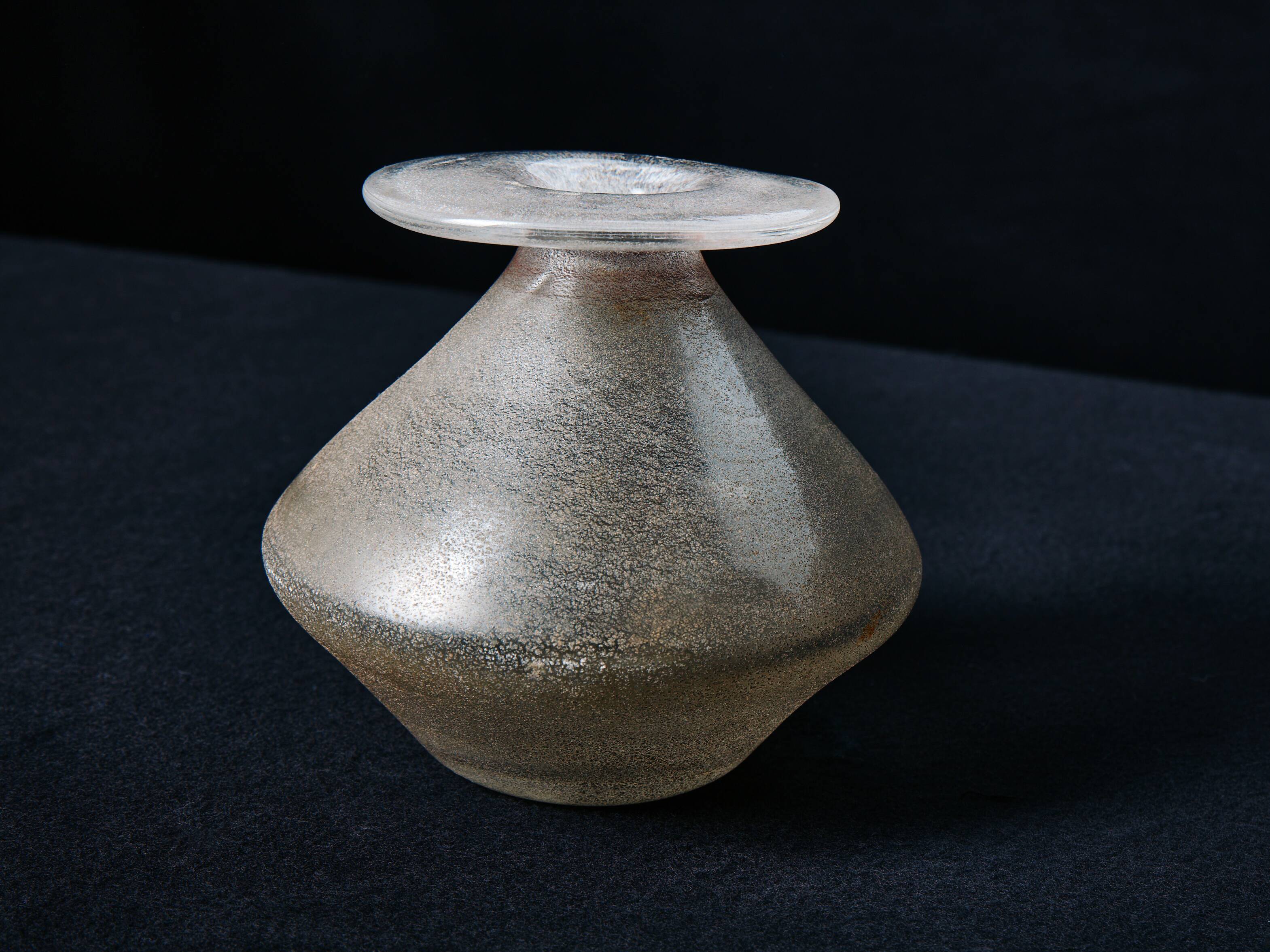 Vintage mouth-blown bubbled glass soliflore