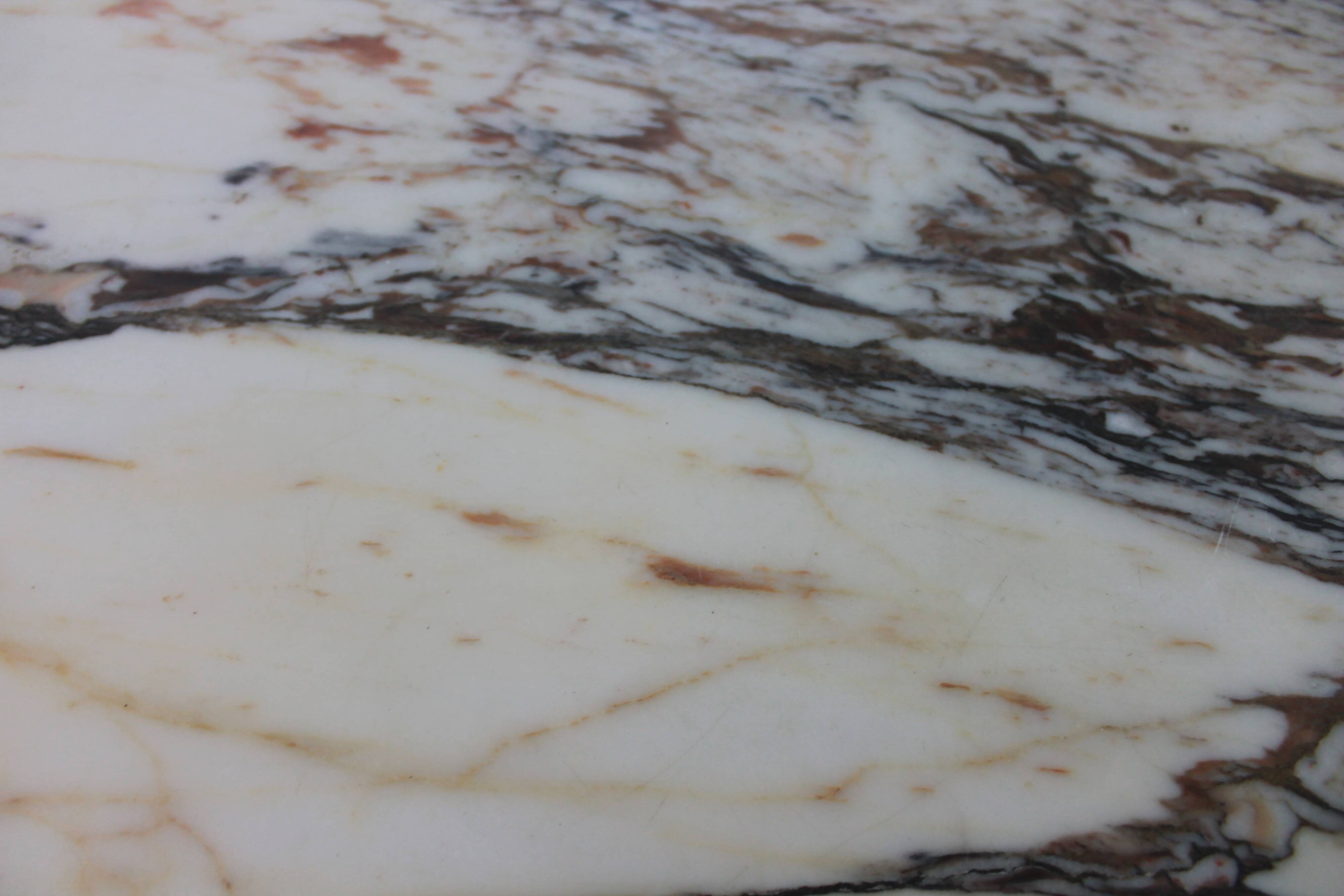 Half-moon shaped serving trolley