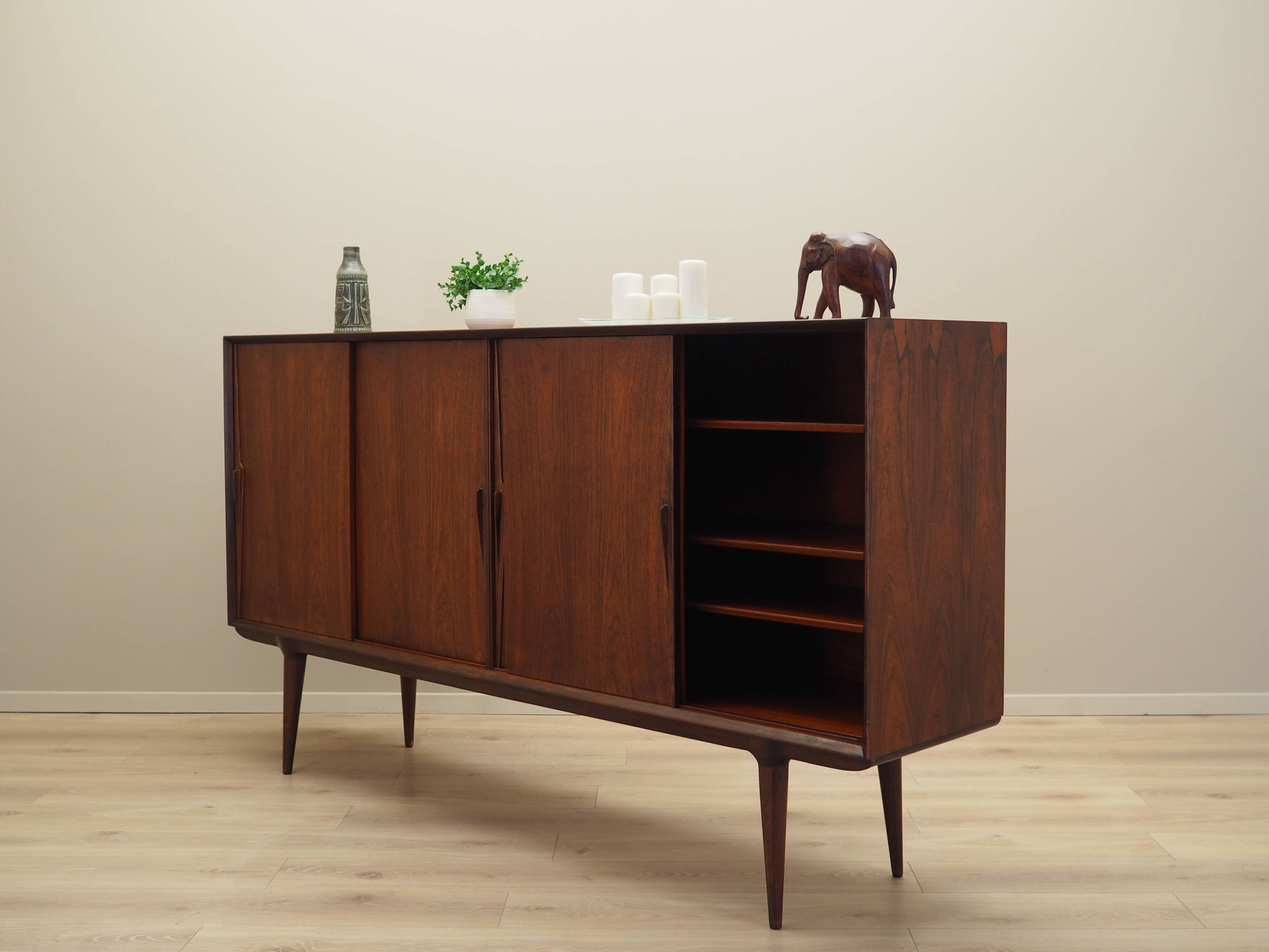 Enfilade en palissandre, design danois, années 1970, fabricant : Omann Jun