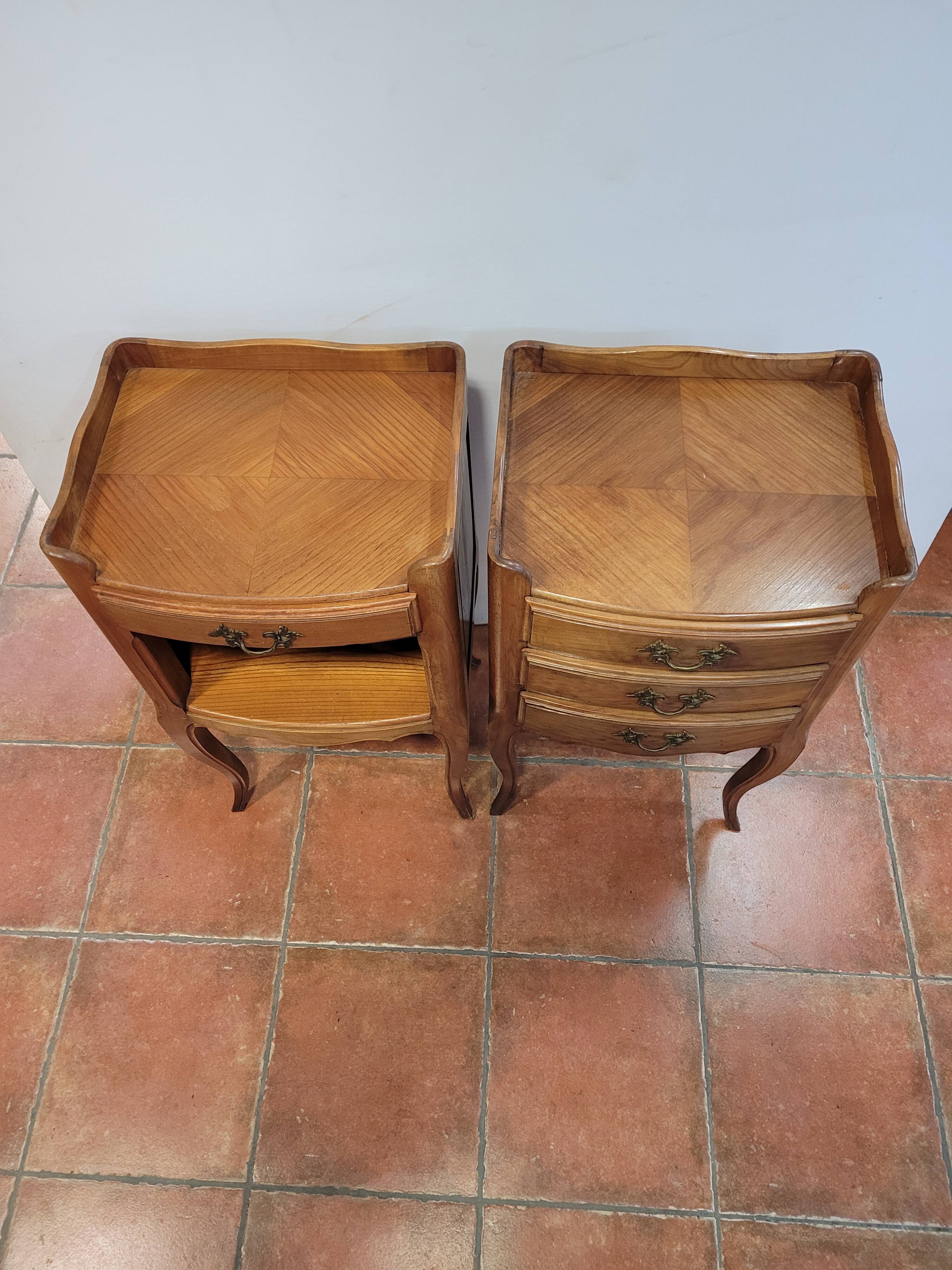 Paire tables de chevet en merisier