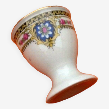 Années 1930 Coquetier sur piédouche en porcelaine