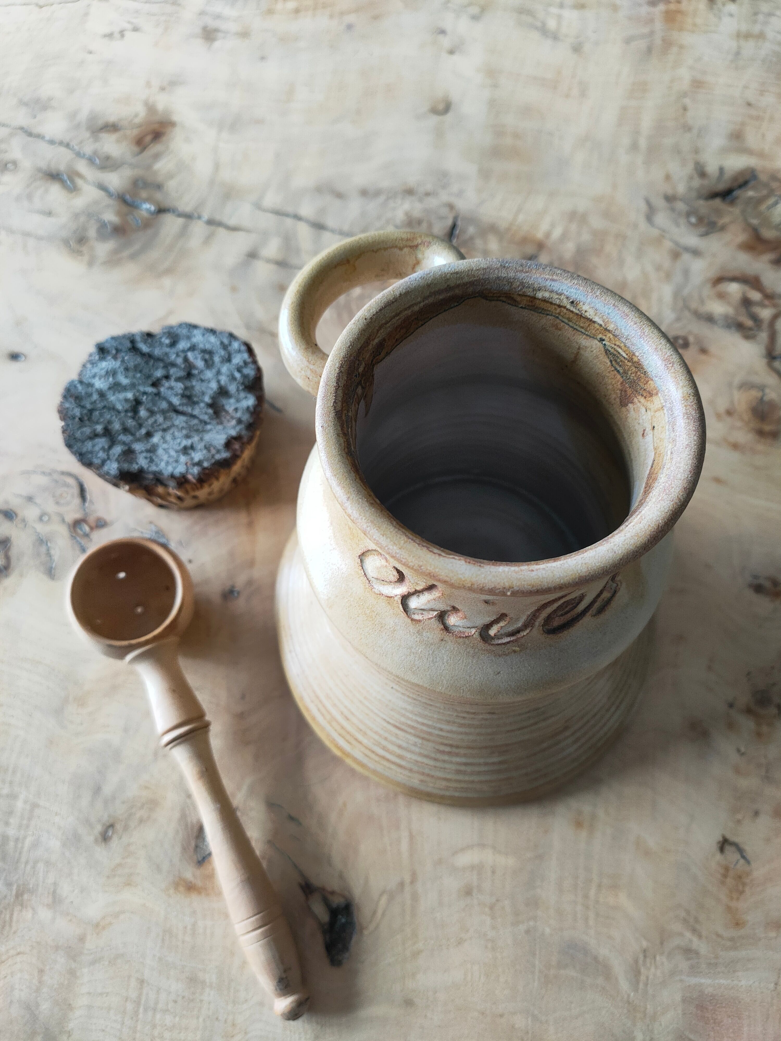 Olive pot in sandstone
