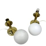 Paire de lampes de table Globe, également connues sous le nom de Leuchten, Allemagne, années 1970, laiton et verre.