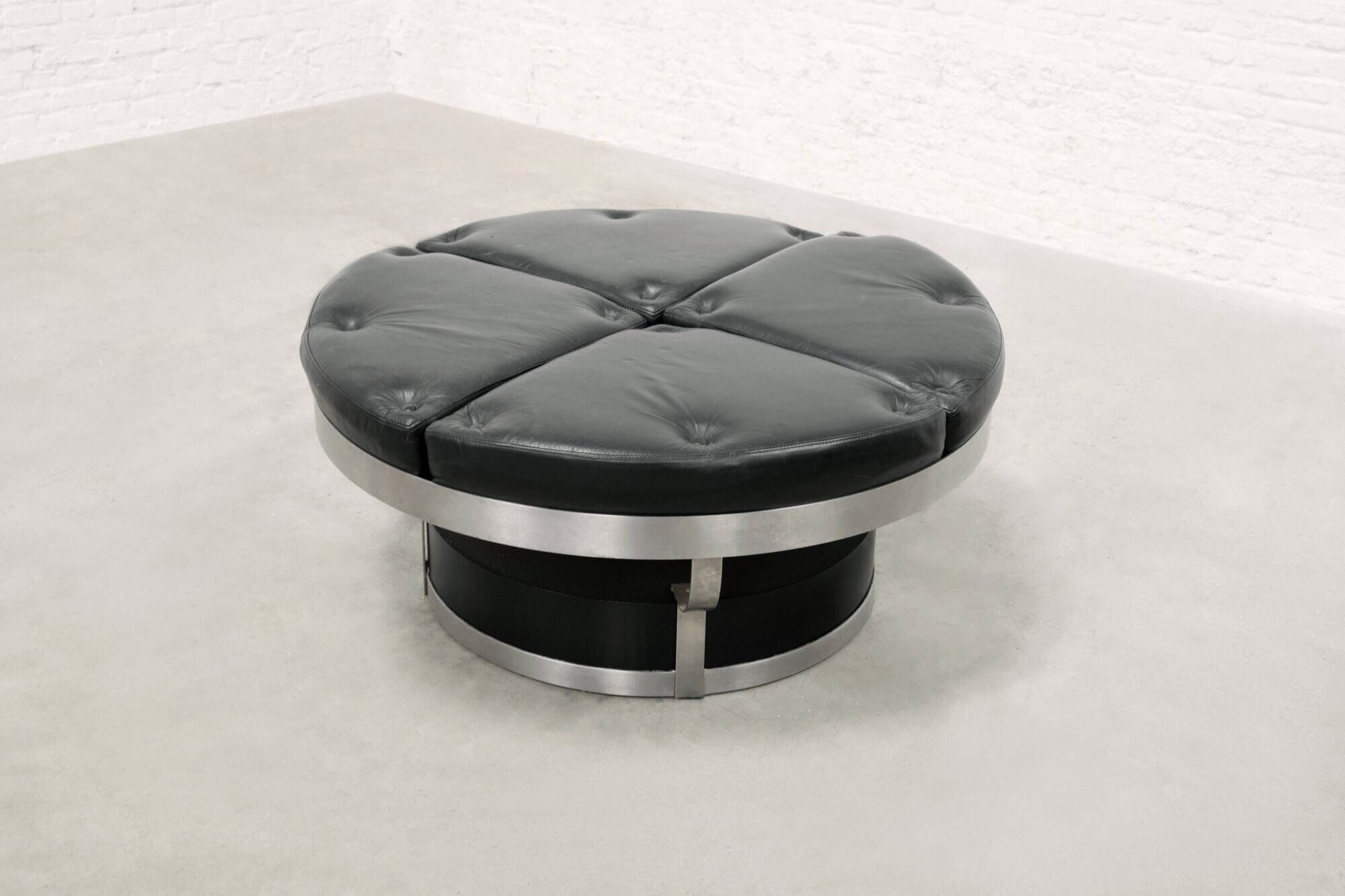 Large Italian circular bench in leather, chromed metal structure, 1970