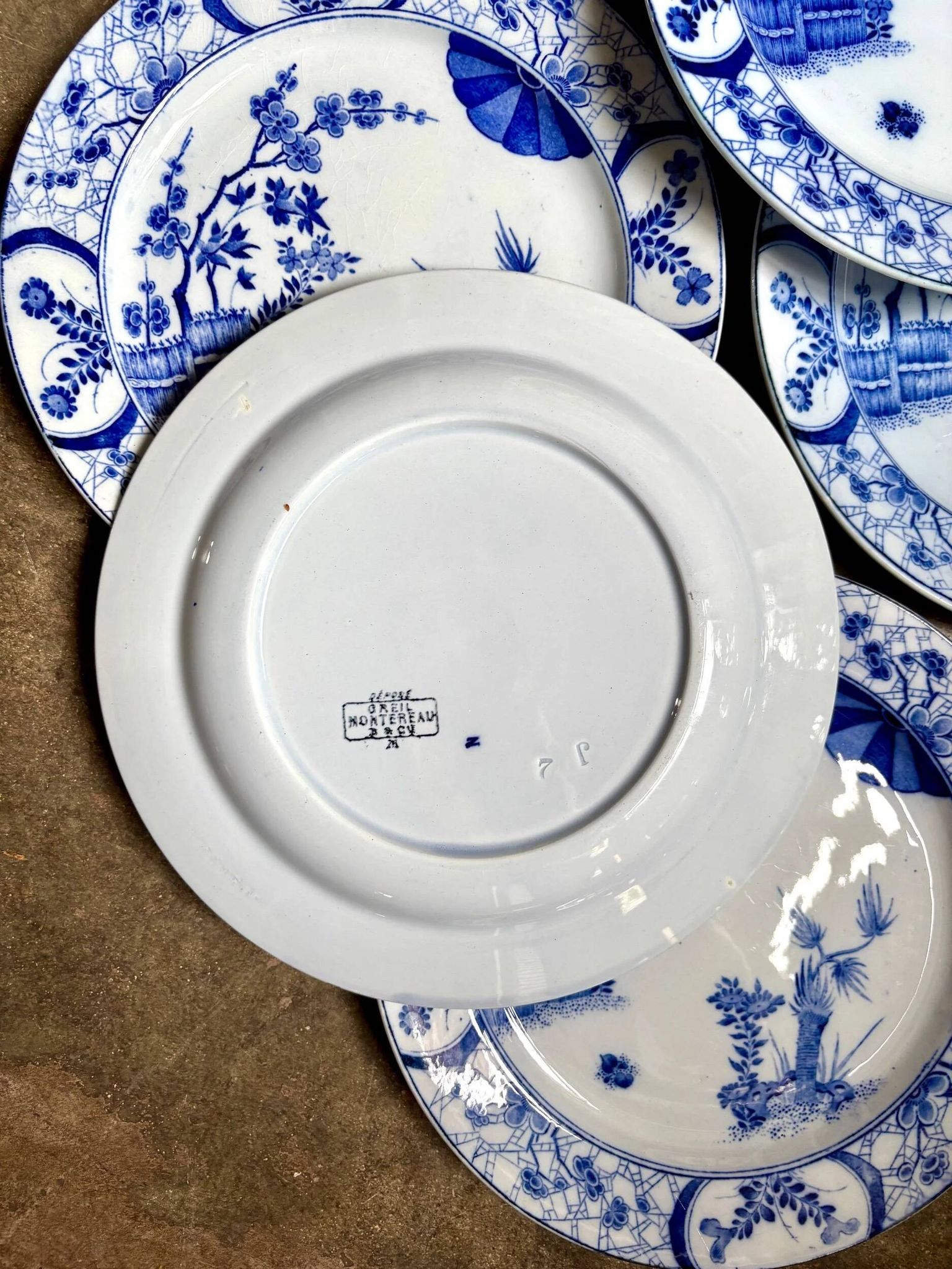 6 flat plates Creil & Montereau in blue ironstone, "Japan" service