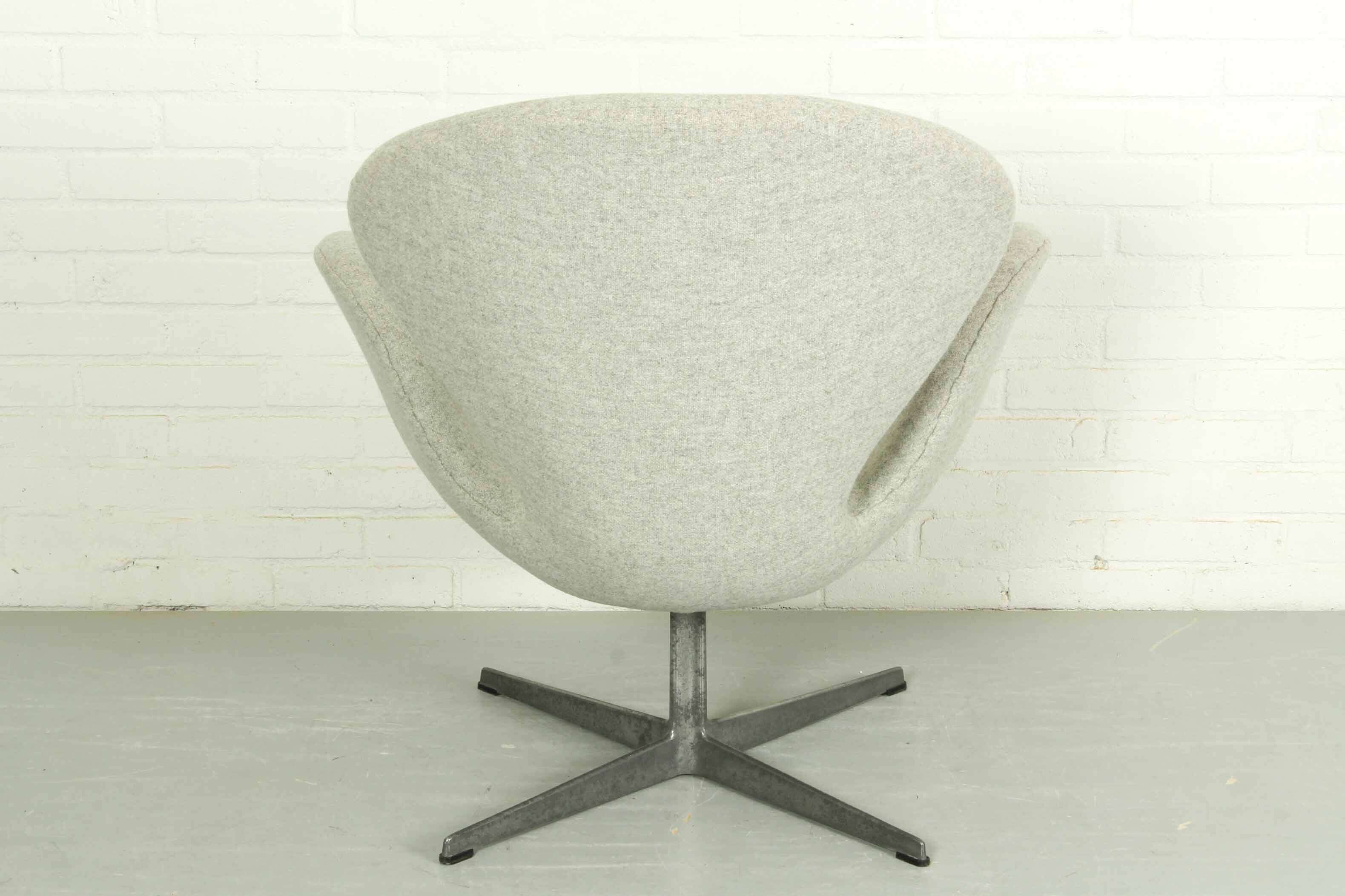 Svanen or Swan Chair by Arne Jacobsen for Fritz Hansen, 1960s