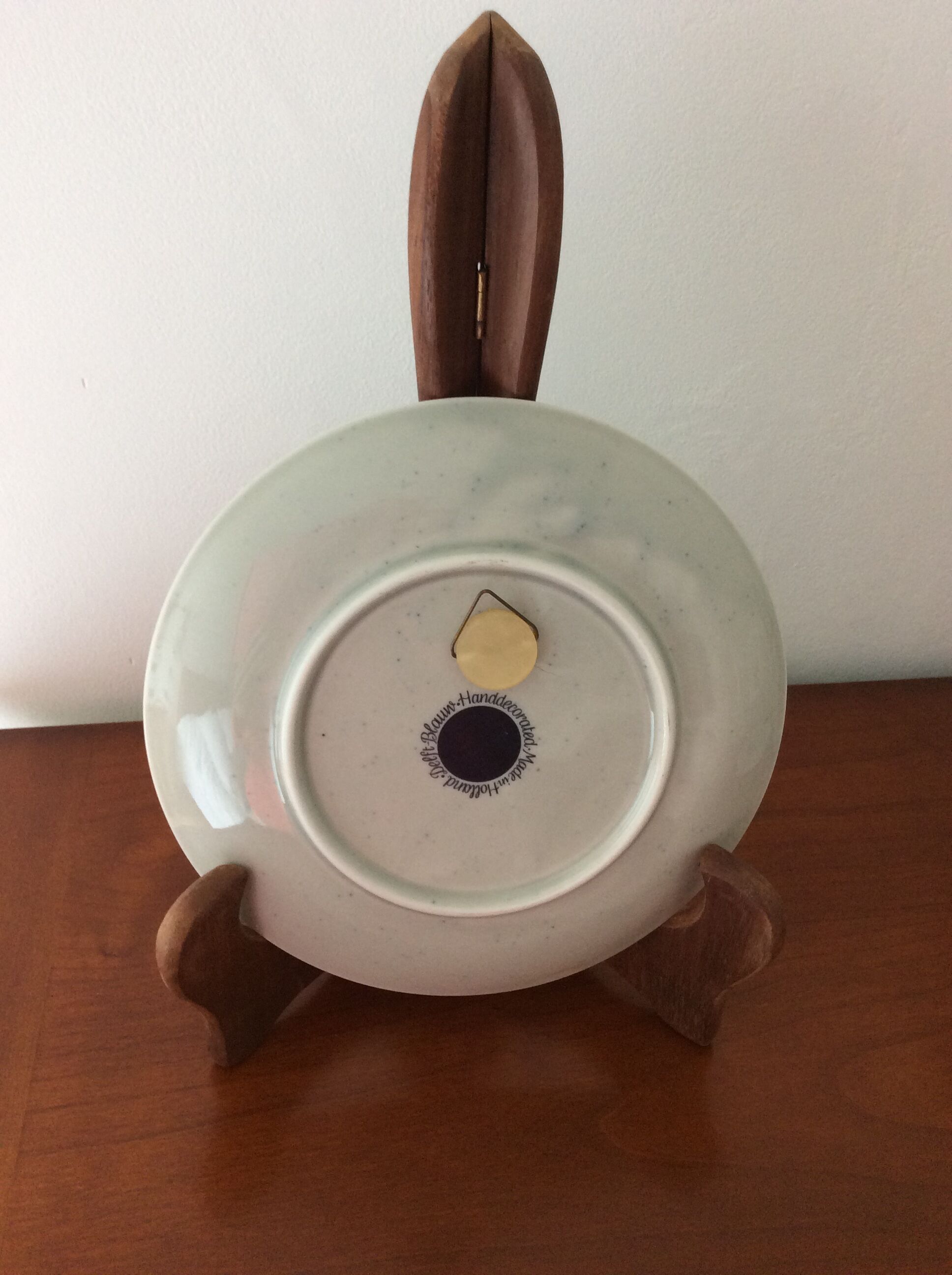 Decorative plate Delft blue decorated by hand - vintage