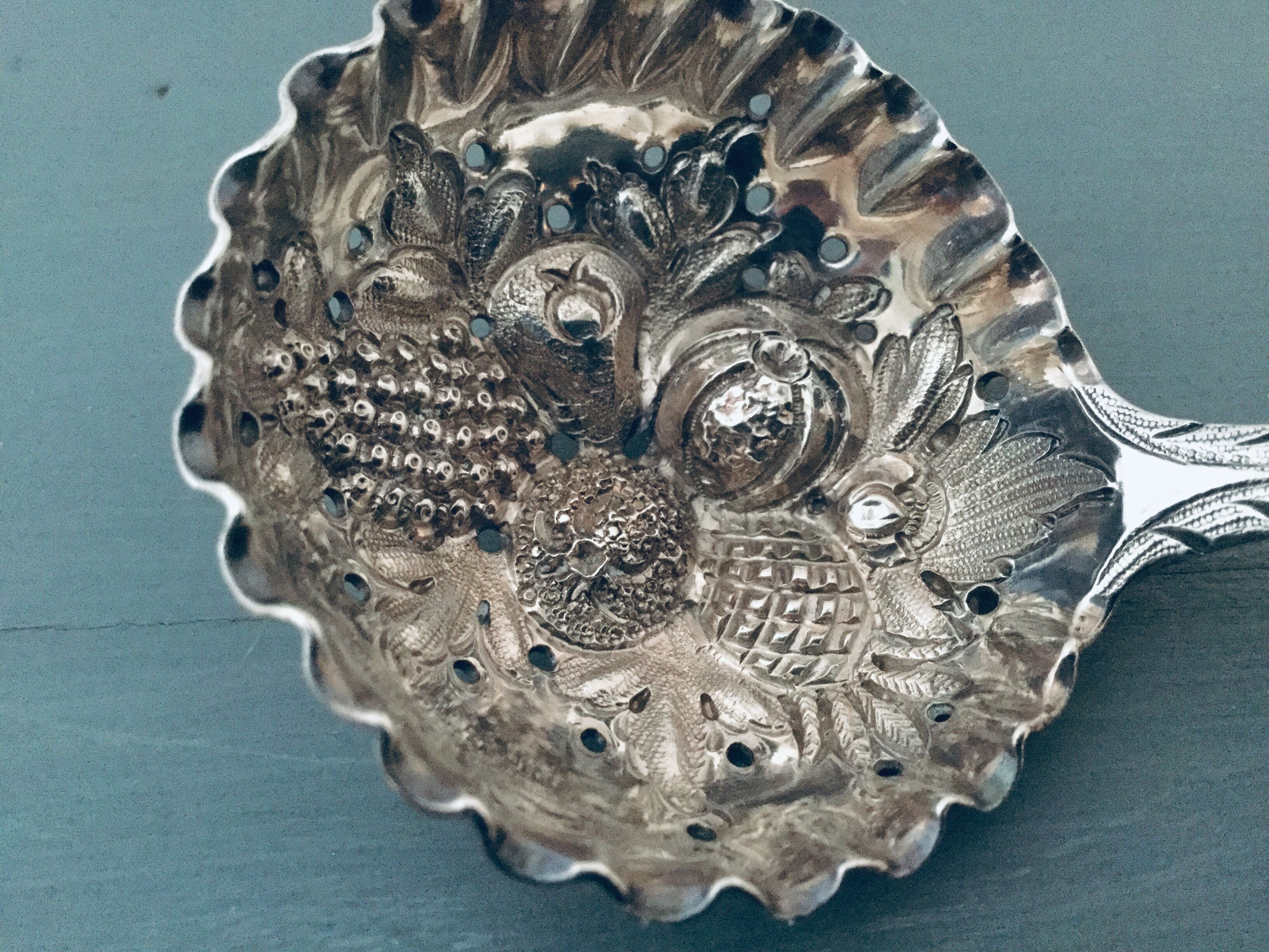 Cuillère saupoudreuse argent massif