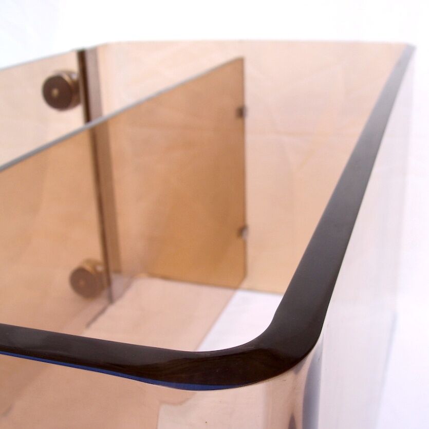 Plexiglas design rolling coffee table