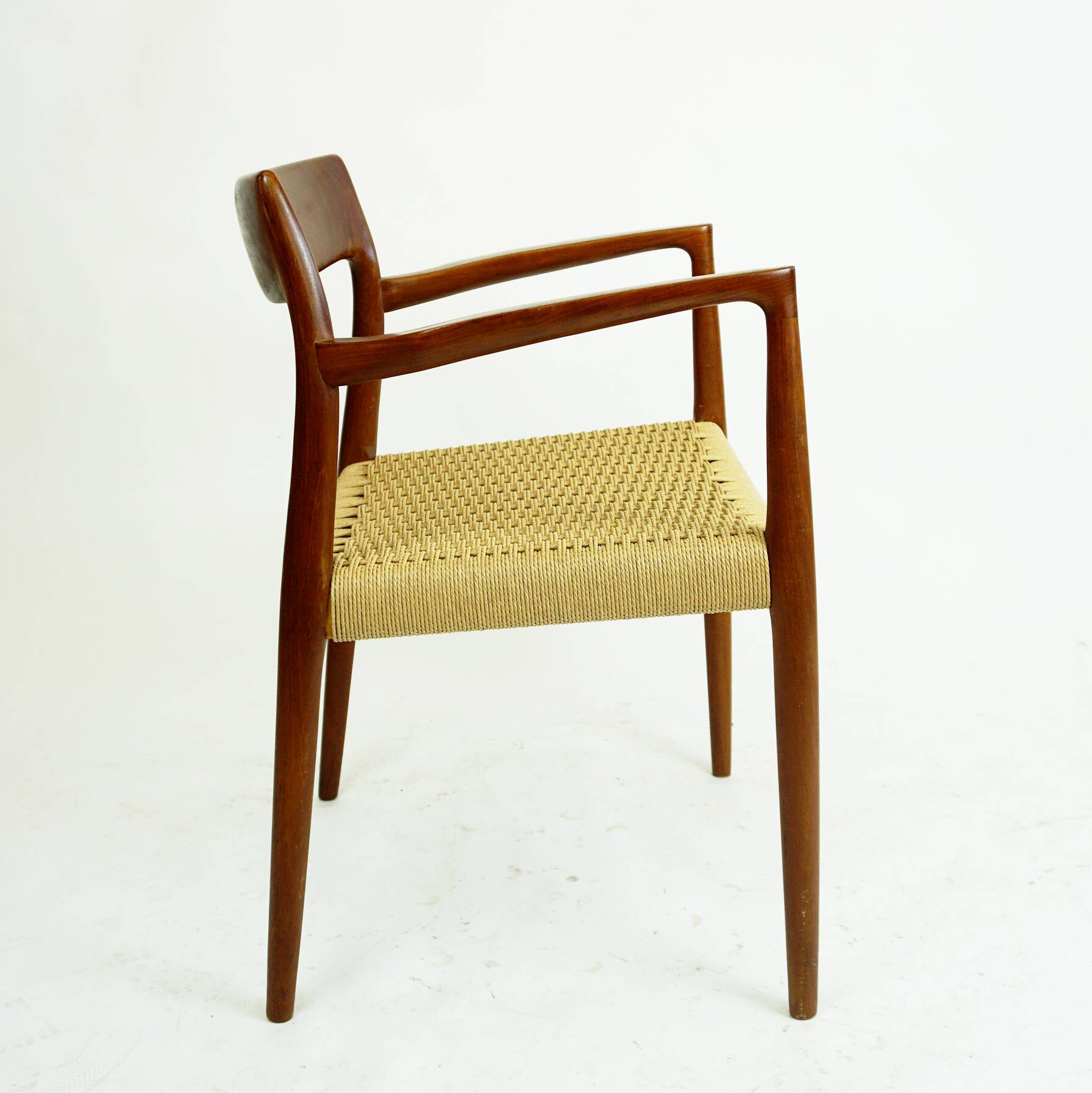 Sculptural Scandinavian Modern Armchair Mod. 57 in Teck and Paper
