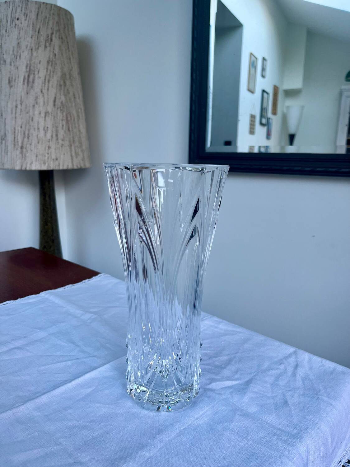 Grand vase torsadé en verre