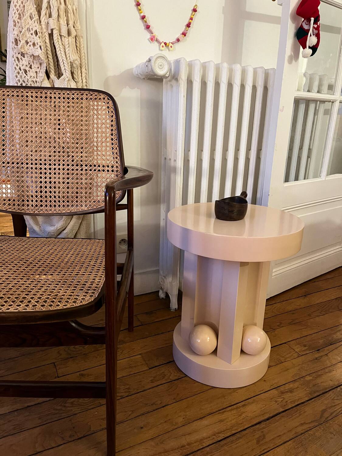 Nemesis Fleur Delesalle Monoprix pink stool