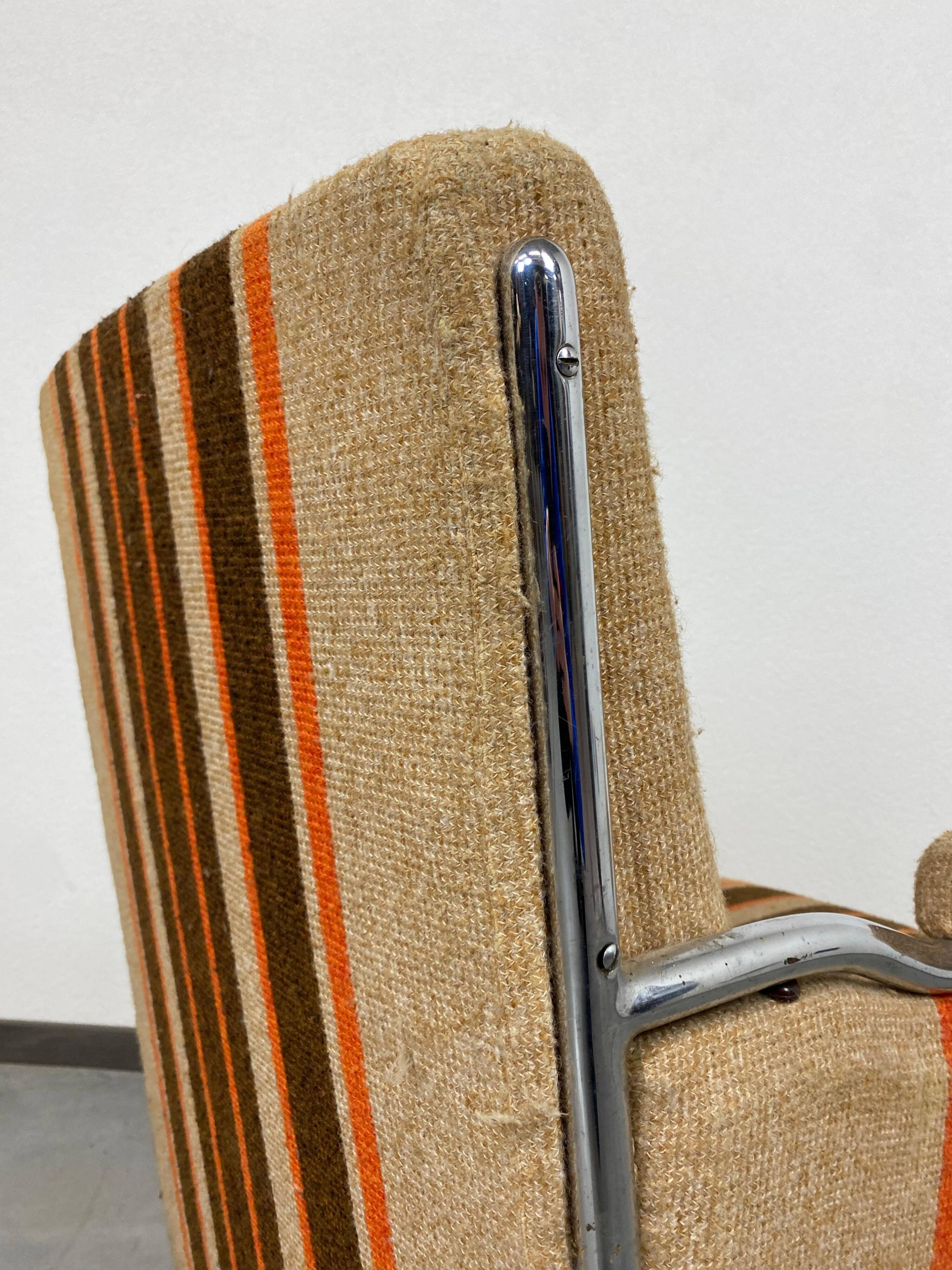 Fauteuils modernes du milieu du siècle par Joszef Peresztegi
