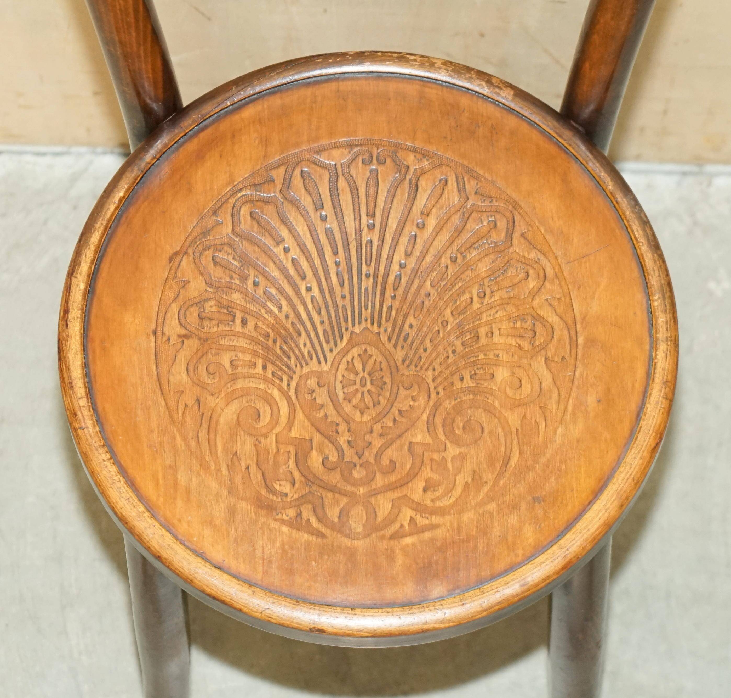 Suite de quatre chaises bistrot Thonet circa 1930