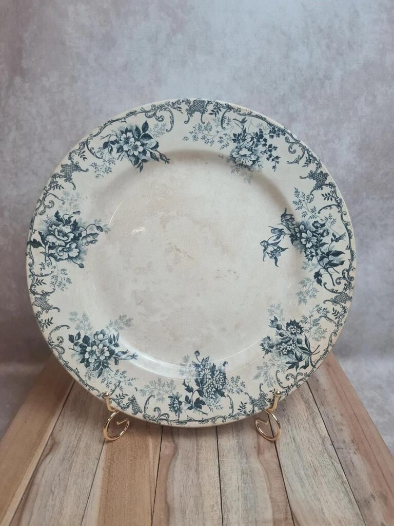 Old plate Terre de Fer Hb & Cie Choisy-le-Roi model Floreal 32 cm