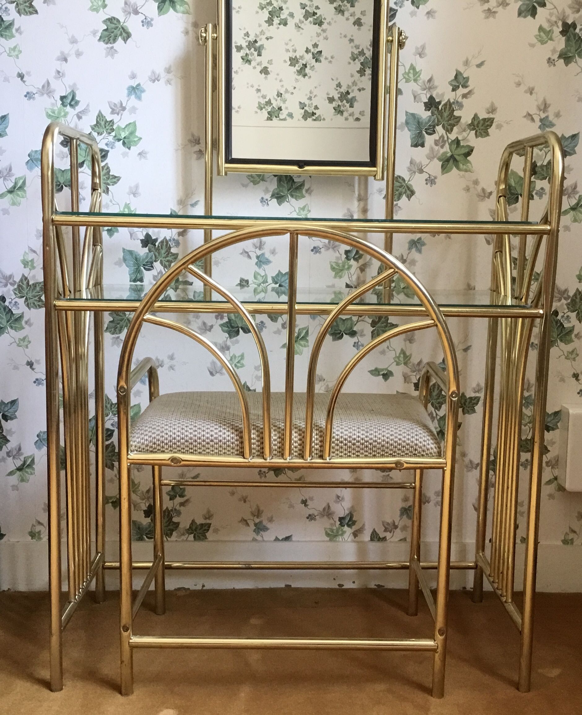 Hairdresser gold metal