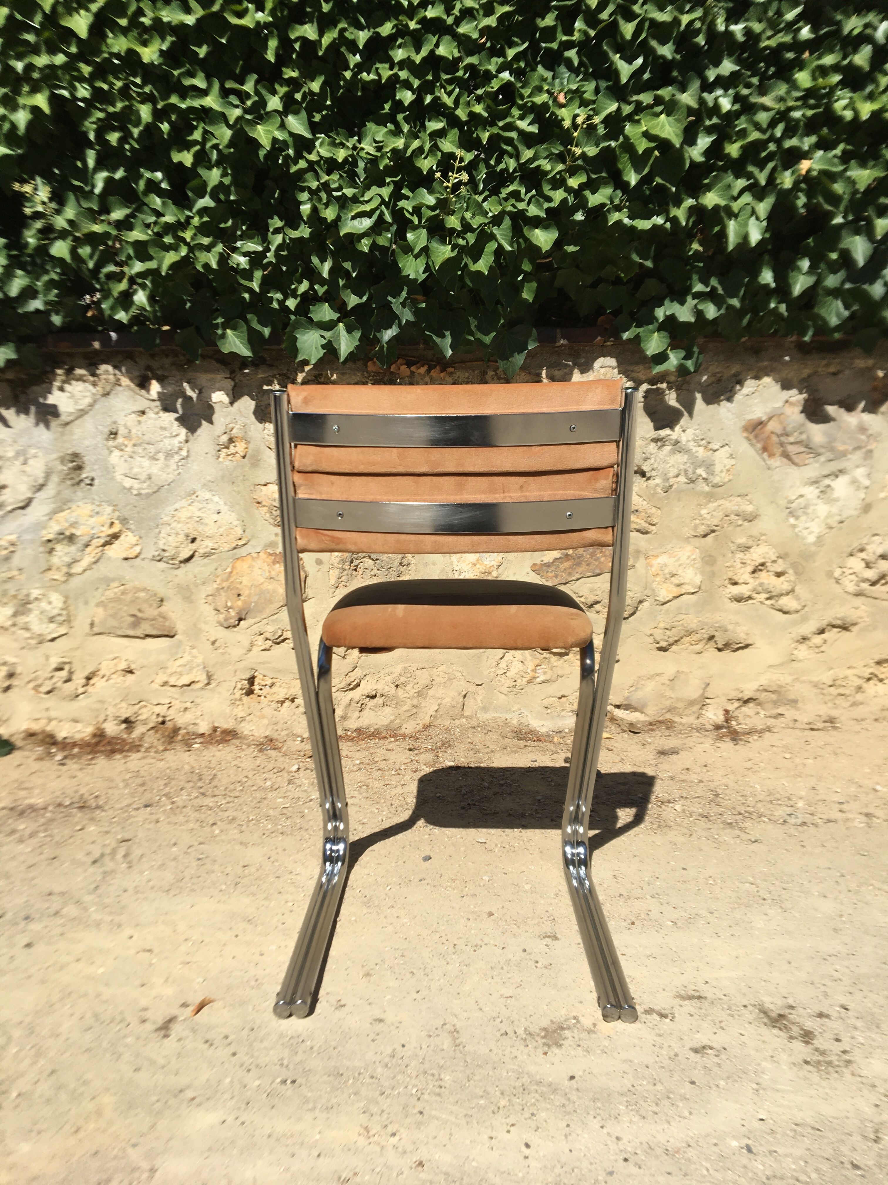 Set of 4 chrome and velvet steel chairs