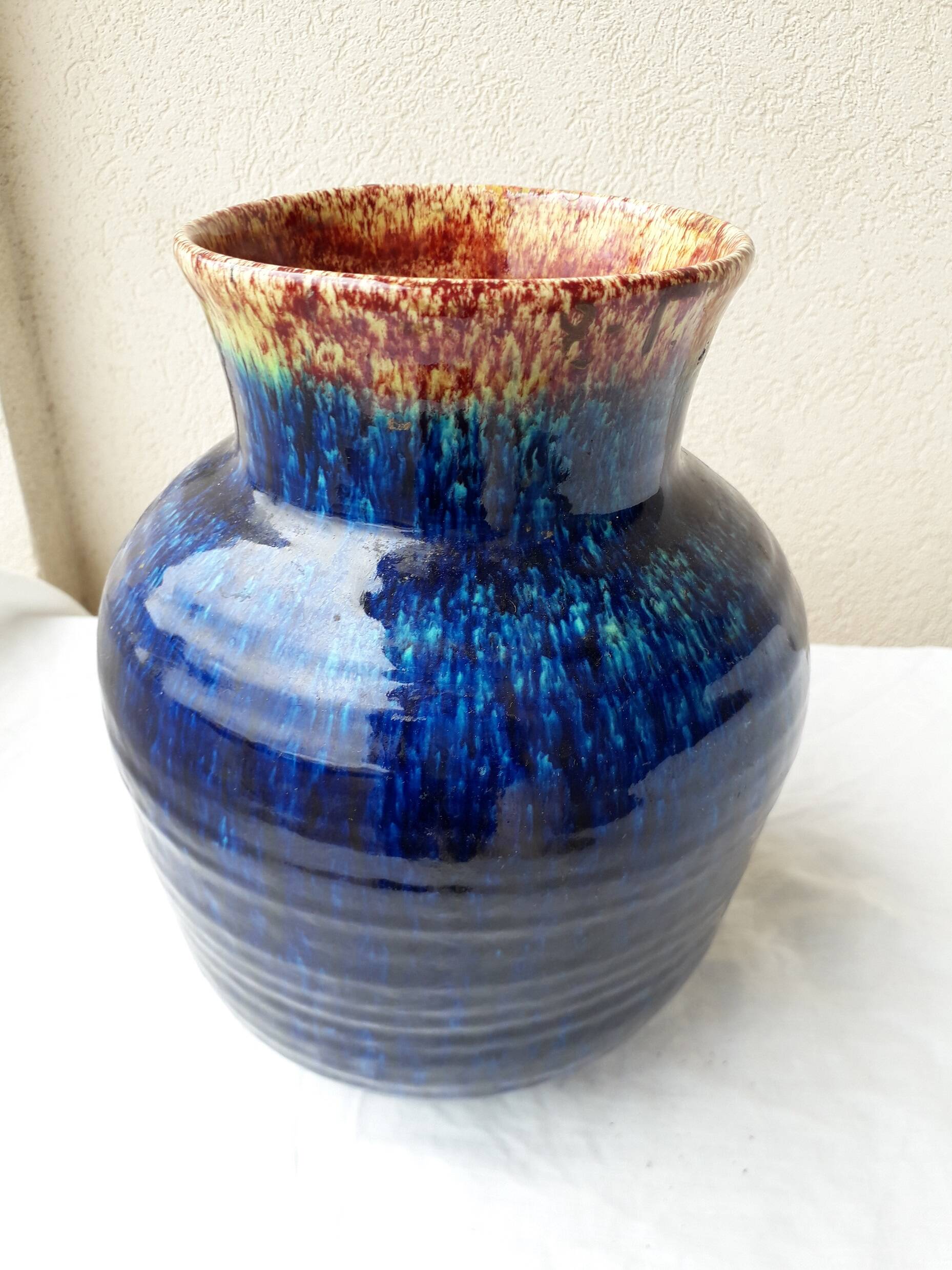 Accolay ceramic vase