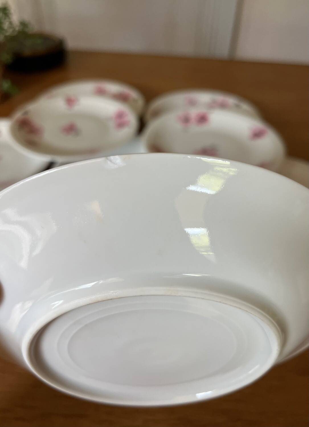 10 porcelain dessert plates with floral pattern