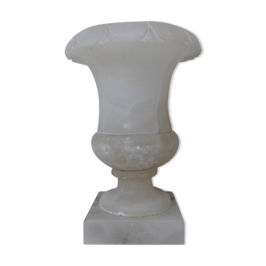 Vase médicis en albatre