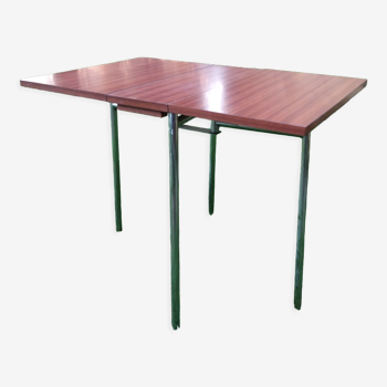 Foldable formica table