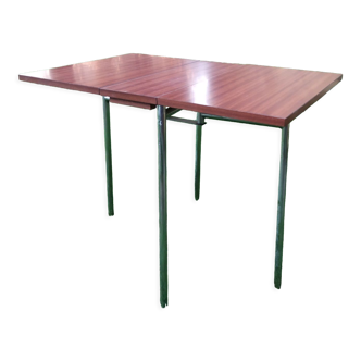Foldable formica table