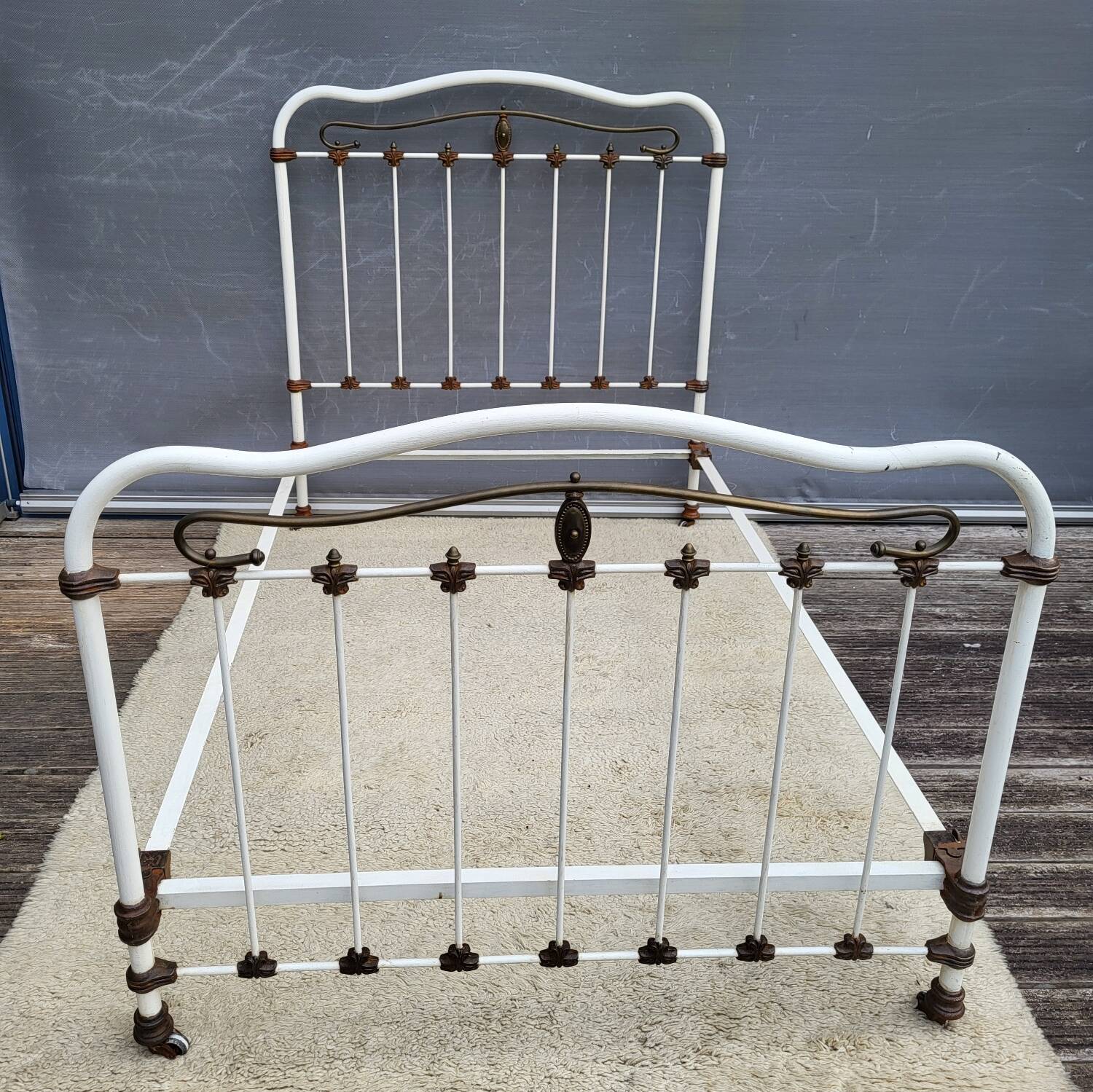 Art Deco Accolade Bed on Casters 190x120