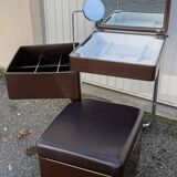 Hairdresser by Carlo Urbinati