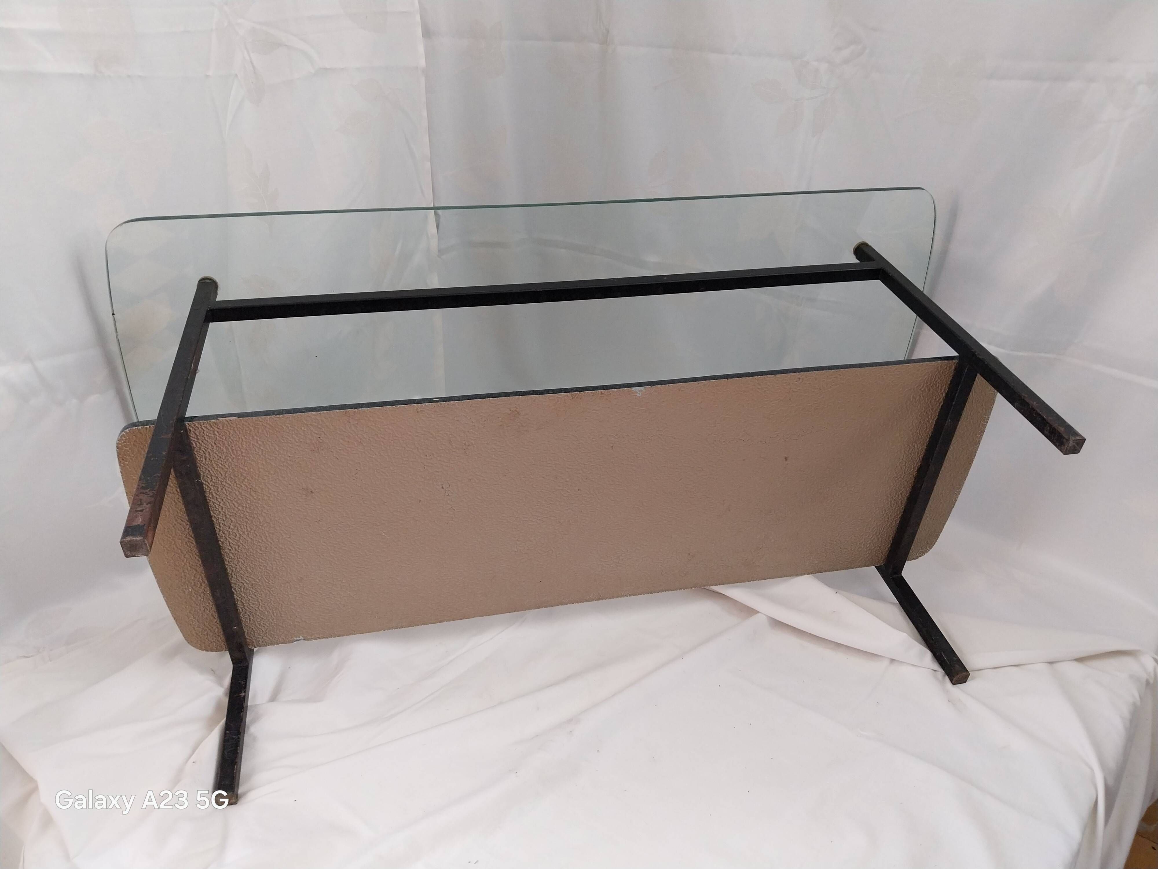 Modernist coffee table with double glass top and black metal - 1950s.