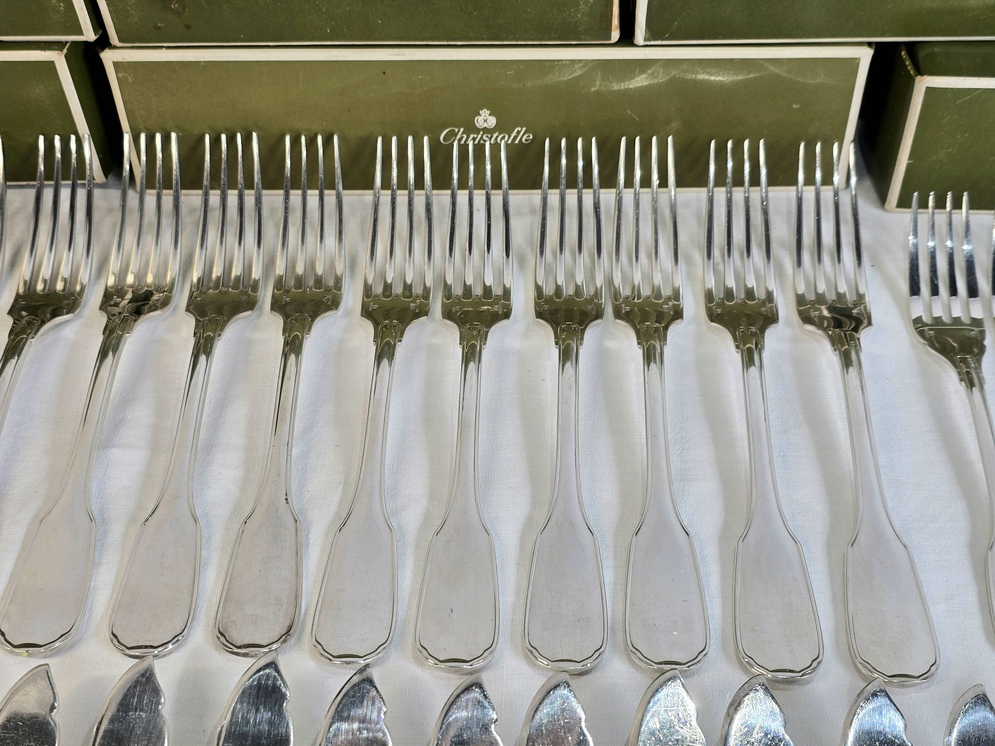 87-piece household cutlery set from Christofle, Versailles model, in metal.