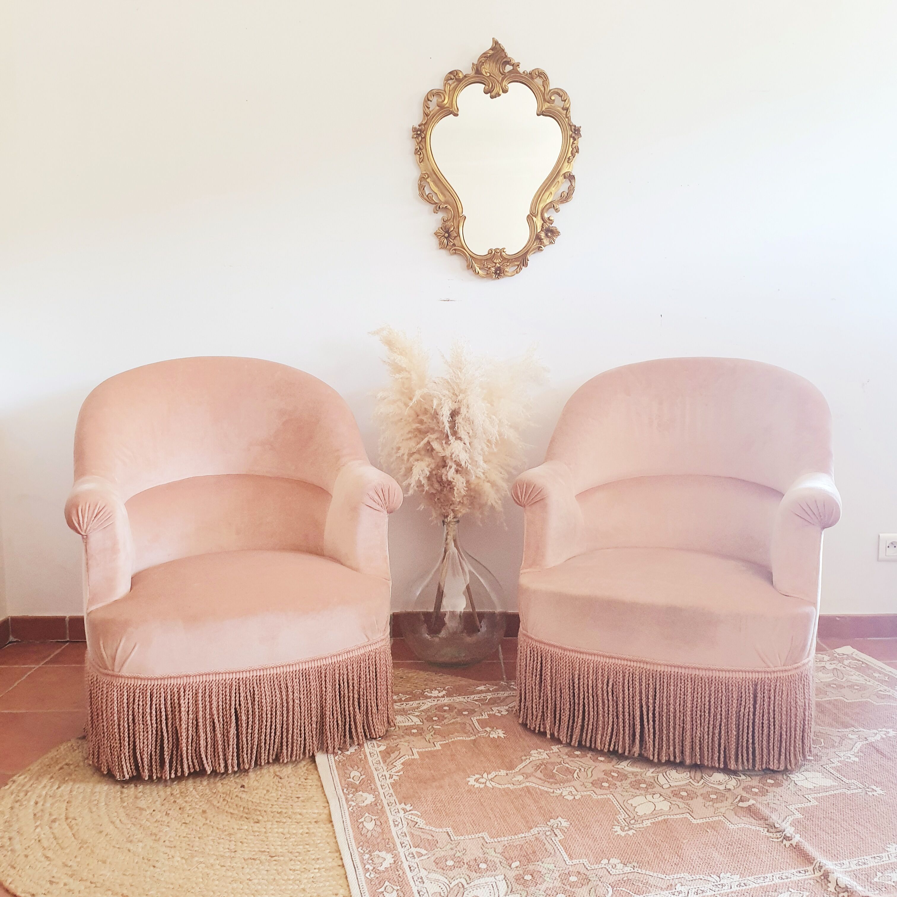Duo de fauteuils crapauds rose poudré