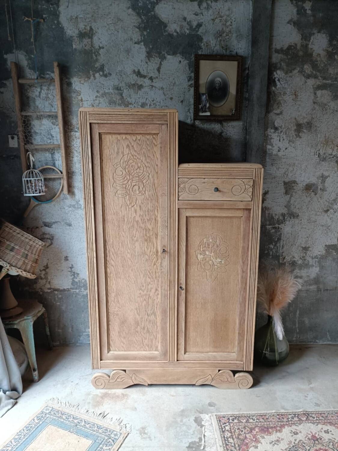 Asymmetrical wardrobe