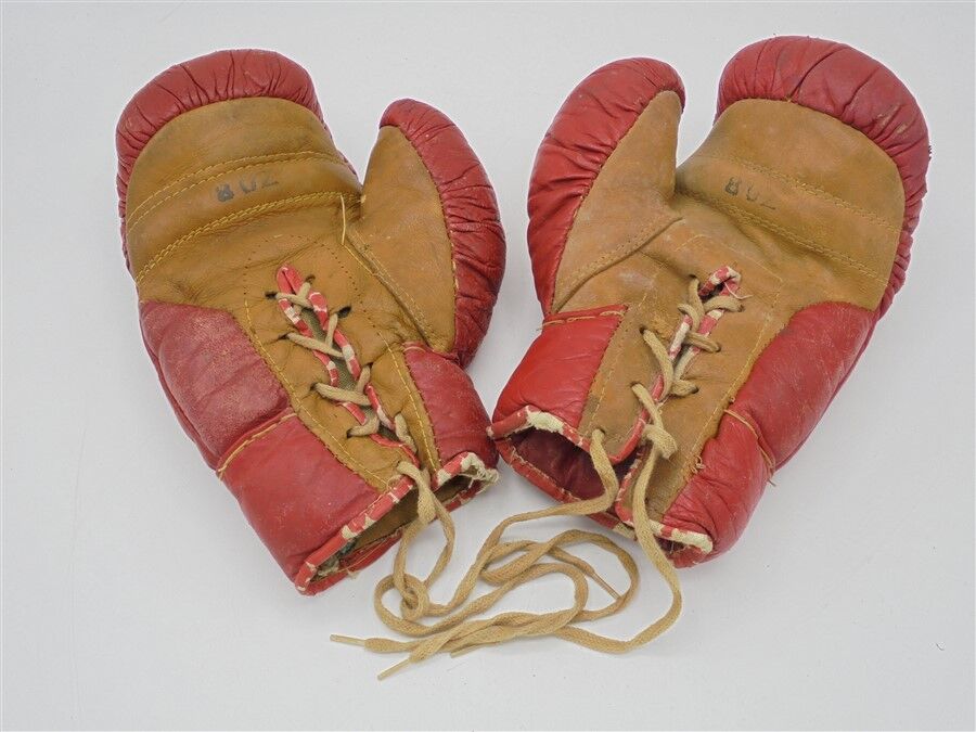 Pair of leather child boxing gloves