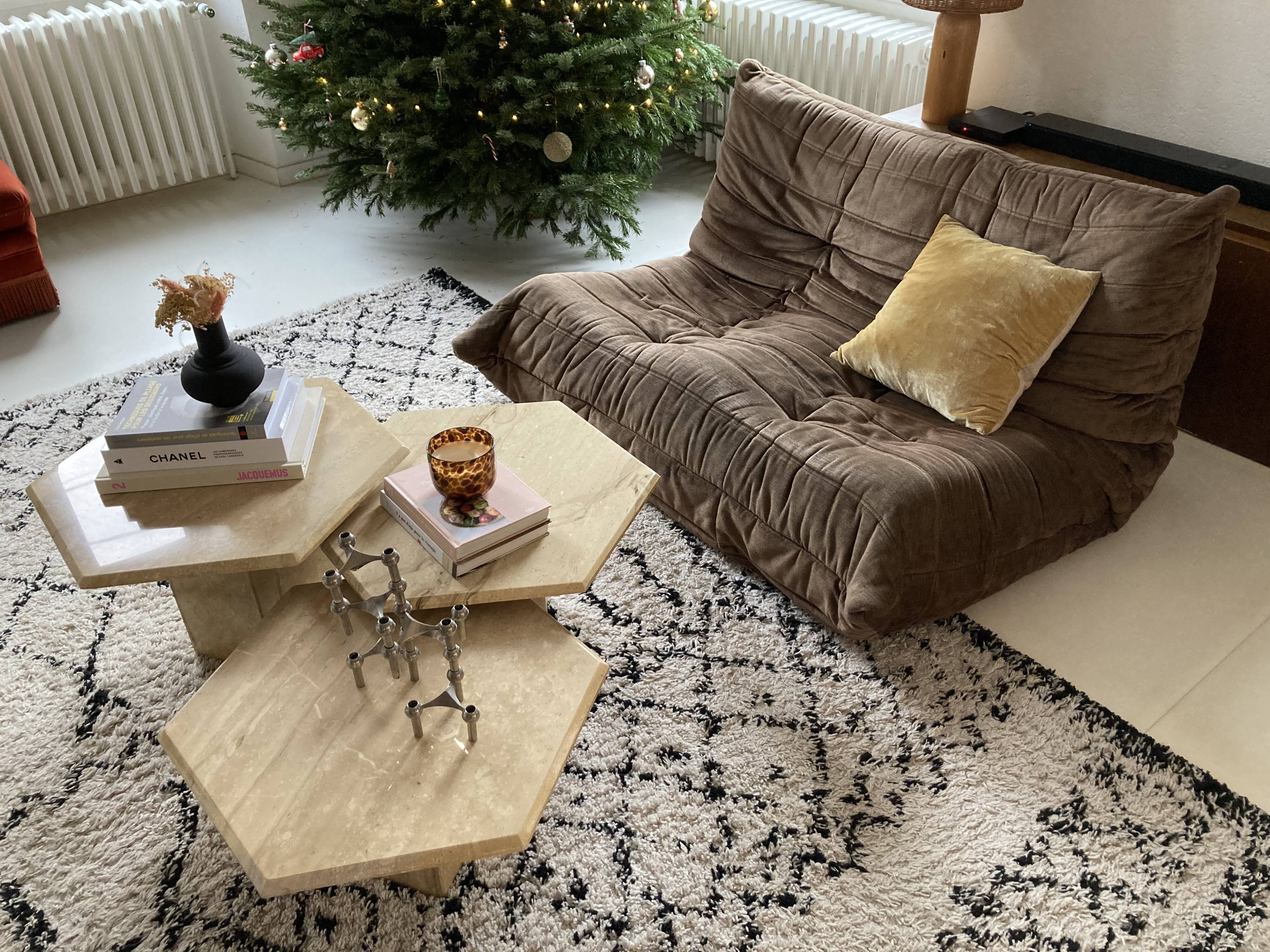 Set of 3 hexagonal coffee tables in 70s travertine