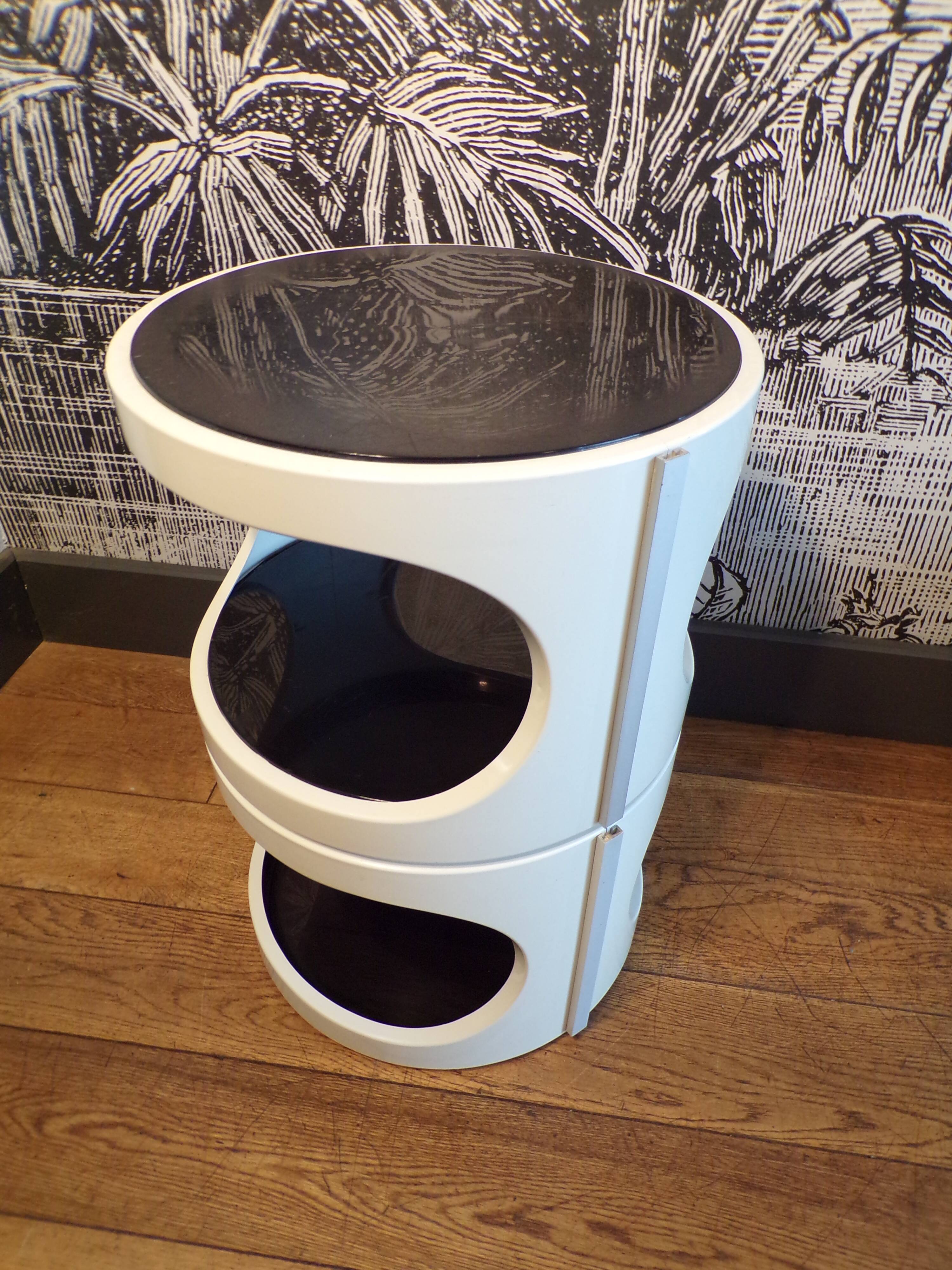 2 bedside modules flair