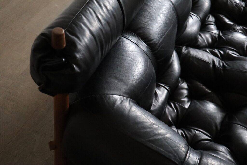 Percival Lafer MP-81 three seater sofa in black leather, Brazil 1970s